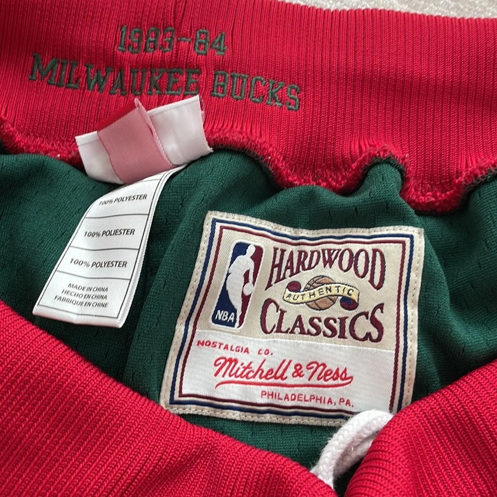 authentic mitchel and ness milwaukee bucks shorts - Picture 2 of 2